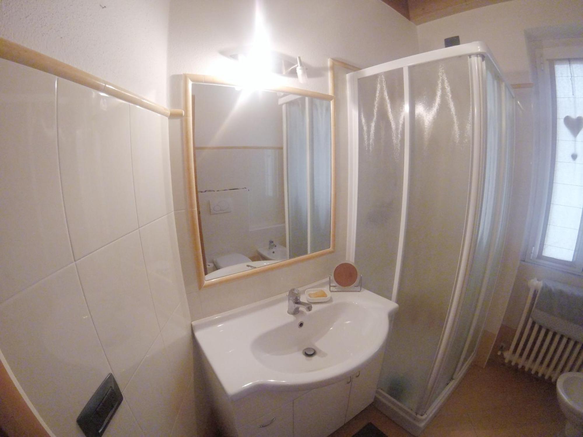 White Garden - Apartment With Access To The Lake Lierna Exterior foto